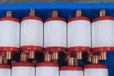 真空滅弧室的結(jié)構(gòu)、工作原理、特點以及應(yīng)用