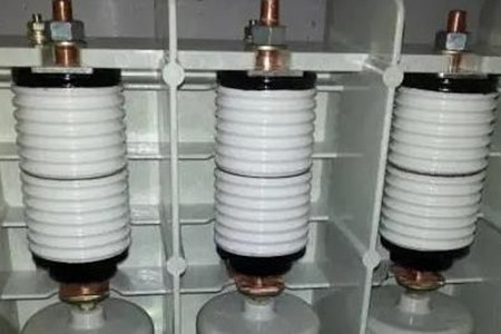 真空開關(guān)管產(chǎn)生操作過電壓的原因是什么？